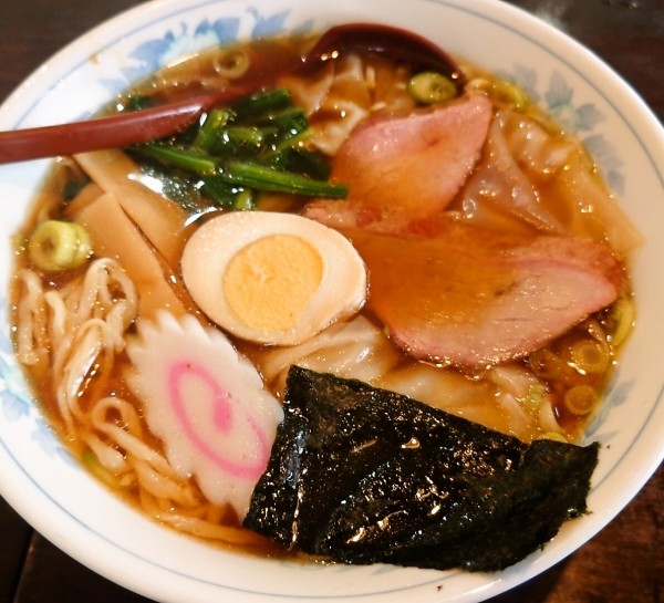 「ワンタンメン」@秀佳亭の写真