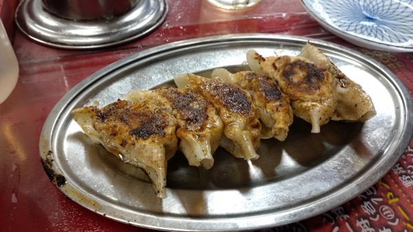 「ギョーザ　350円」@とん平食堂の写真