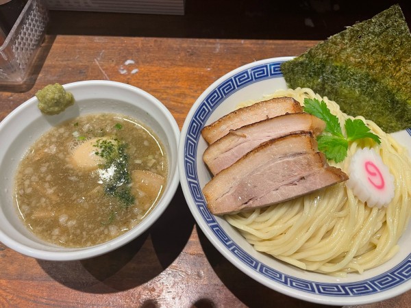 「特製炙りチャーシュー塩つけ麺（特盛）」@めいげんその写真
