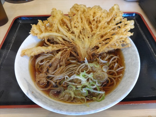 「えのき天そば」@そば処 めとろ庵 門前仲町店の写真