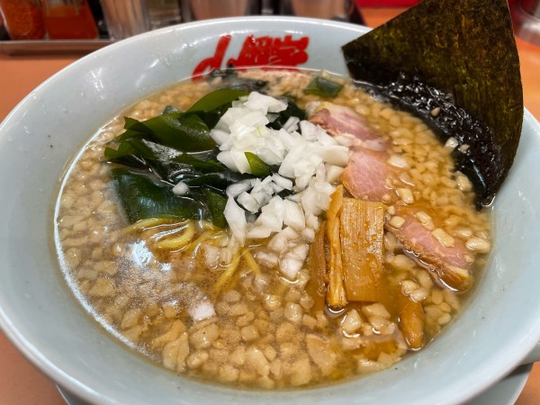 「プレミアム醤油とんこつラーメン」@ラーメン山岡家 いわき店の写真
