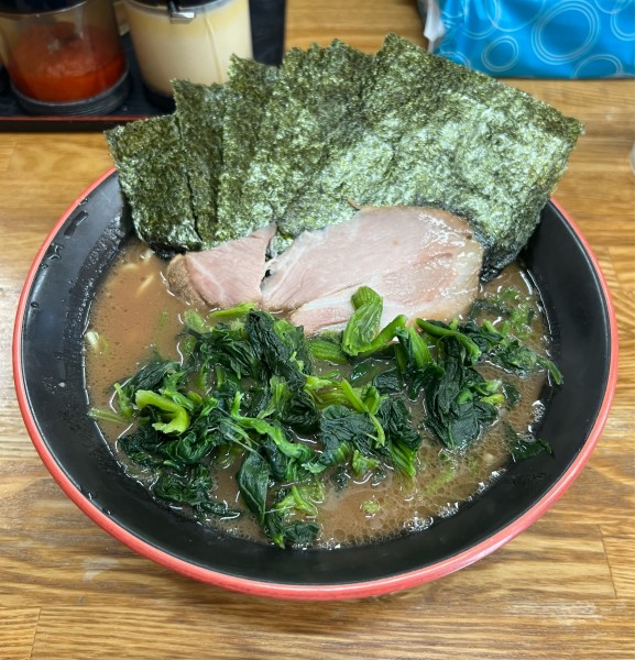 「のり・ほうれん草ラーメン」@麺家 紫極の写真