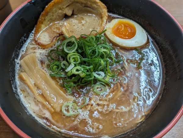 「とんこつ黒マー油」@らーめん ど真ん中の写真