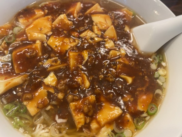 「麻婆ラーメン：800円」@中華料理 特味の写真