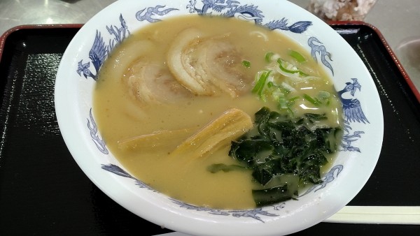 「味噌豚骨ラーメン　750円」@カバさんハウスの写真
