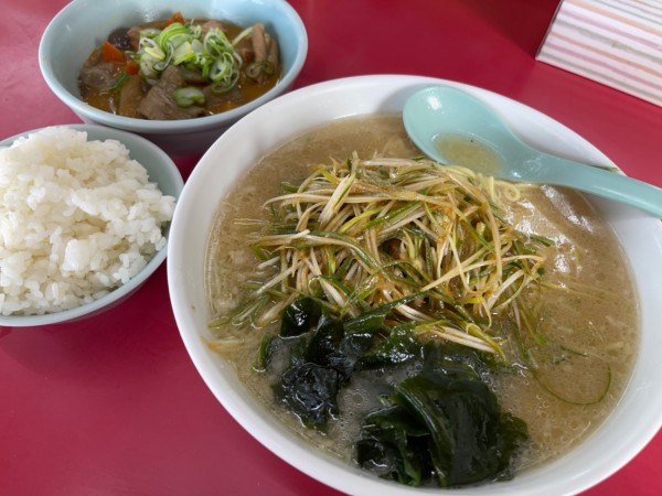 「もつ煮セット ネギラーメン 変更」@ラーメンショップ 川島店の写真