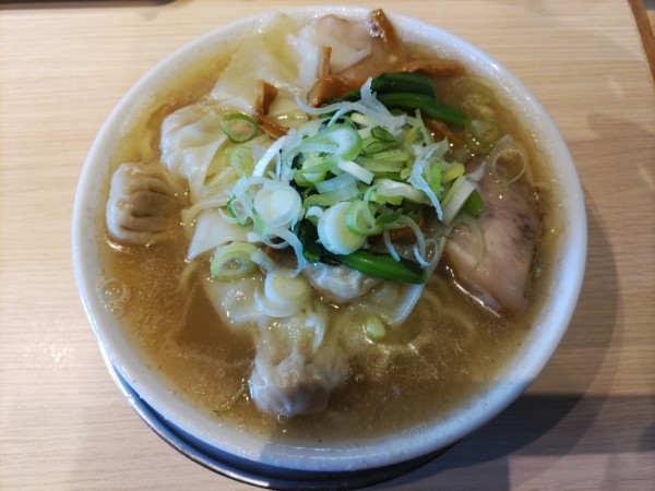 「塩ワンタン麺」@桜上水 船越の写真