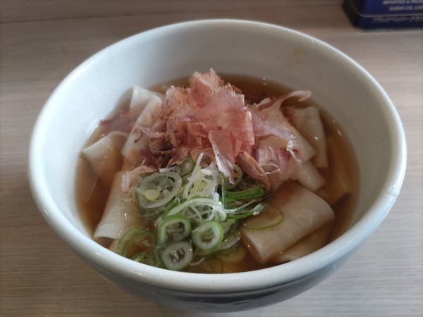 「《朝きしめん（3cm幅広麺）・かけ」@麺屋 味方の写真