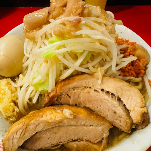 「ラーメン（小）味玉、チャーシュー」@ラーメン鷹の目 北千住店の写真