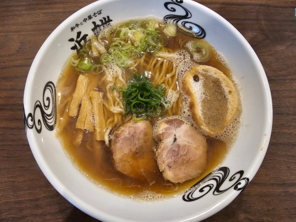 「煮干し中華そば　950円」@和牛と中華そば 浜蝶の写真