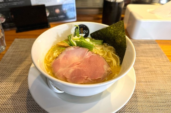 「塩らーめん ¥1000」@RAMEN GOSSOU 新橋店の写真