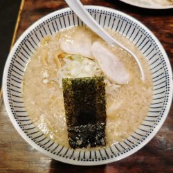 ハッスルラーメン(750円)
