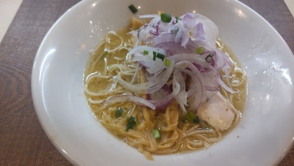 「純鶏蕎麦930円」@論露に不二の写真