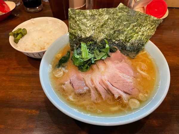 「チャーシューメン + ライス(サービス)」@洞くつ家の写真