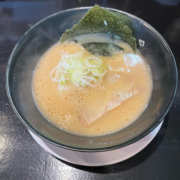 「豚骨ラーメン」@博多 鷹マルの写真