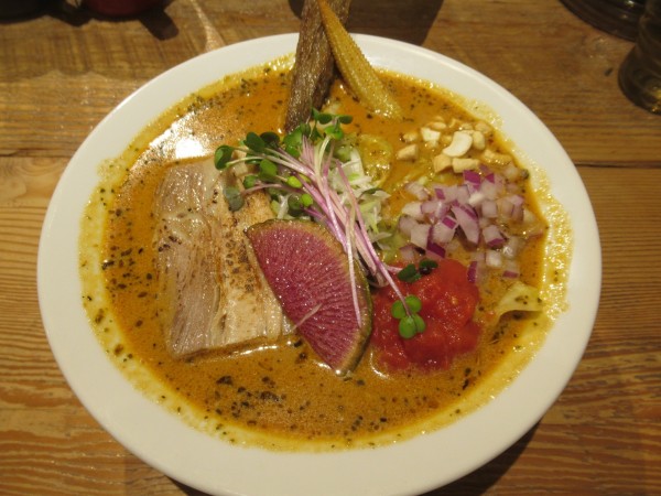 「スパイスカレーラーメン（1,100円）」@スパイスラーメン 点と線. 下北沢店の写真