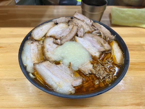 「激辛チャーシュー麺 中(200g) 950円 ニンニク 50円」@北大塚ラーメンの写真