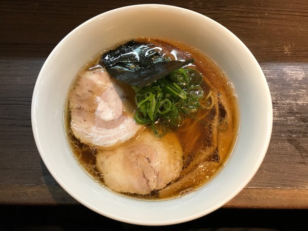 「醤油らぁ麺　1200円」@支那そばや 本店の写真