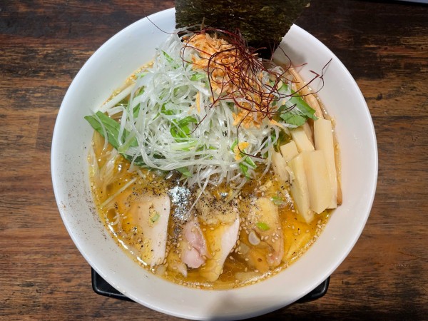「白鶏麺」@屋台らーめん 鷹流 高田馬場店の写真