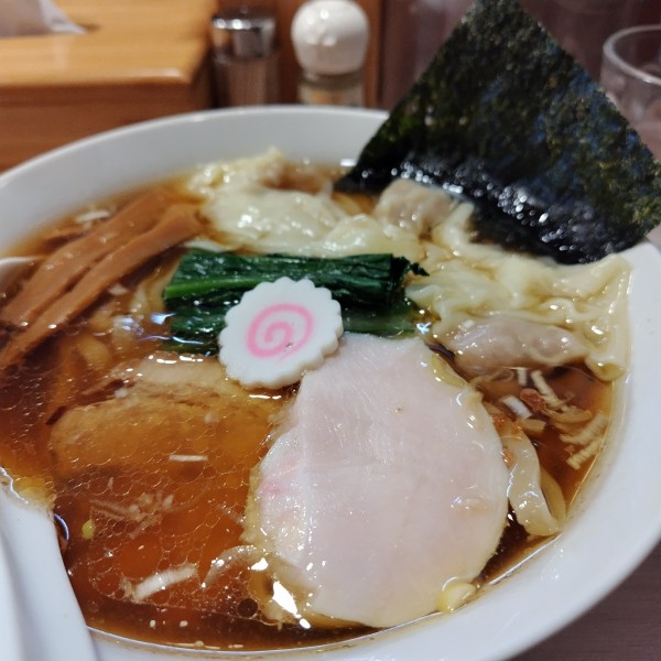「ワンタン麺 1080円 手揉み麺50円 チャーシュー丼小」@中華ソバ ちゃるめの写真