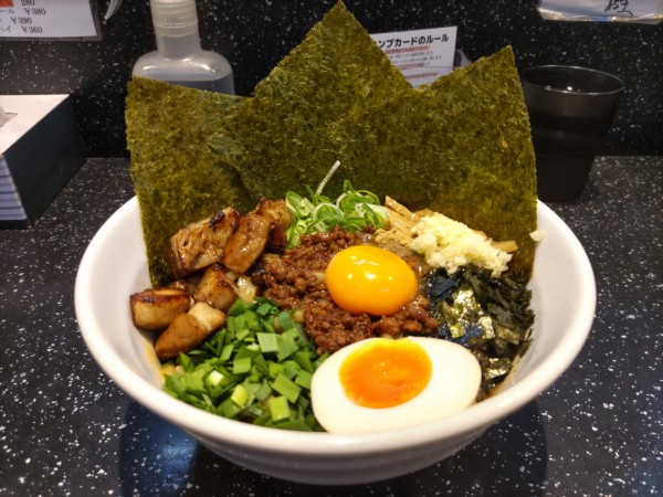 「台湾まぜそば 全部のせ」@麺屋 こころ 高田馬場店の写真