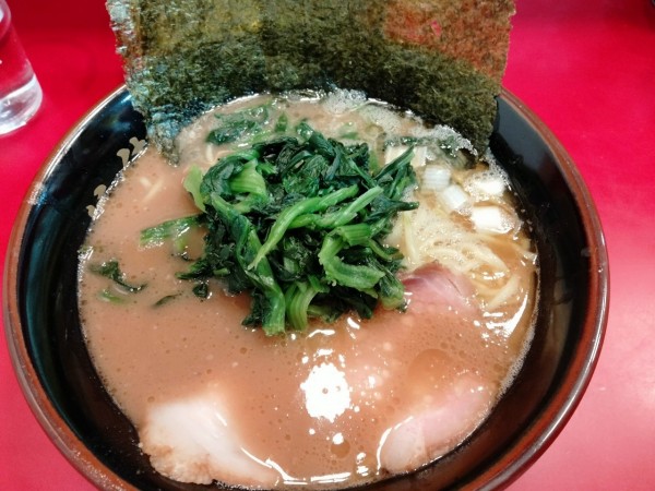 「らーめん＋ほうれん草」@らーめん 谷瀬家 新橋店の写真