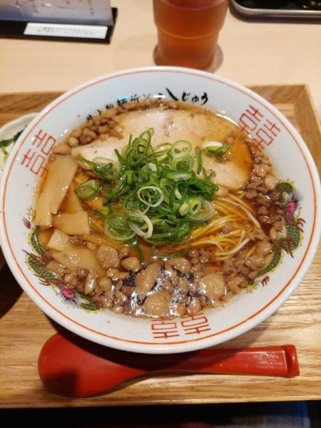 「尾道ラーメン唐揚げセット」@尾道ラーメン 八じゅう 蒲田本店の写真