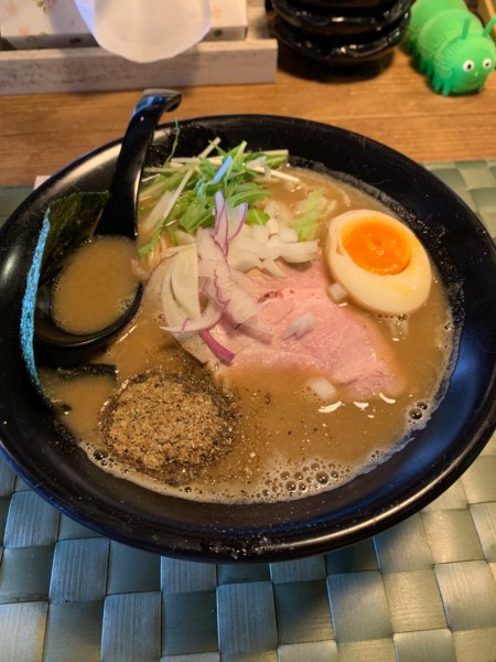「濃厚煮干ラーメン」@煮干しラーメン 必の写真