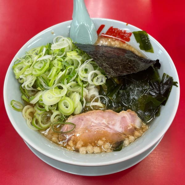 「プレミアム醤油半ライスセット+ねぎ　¥1040+￥0」@ラーメン山岡家 土浦店の写真