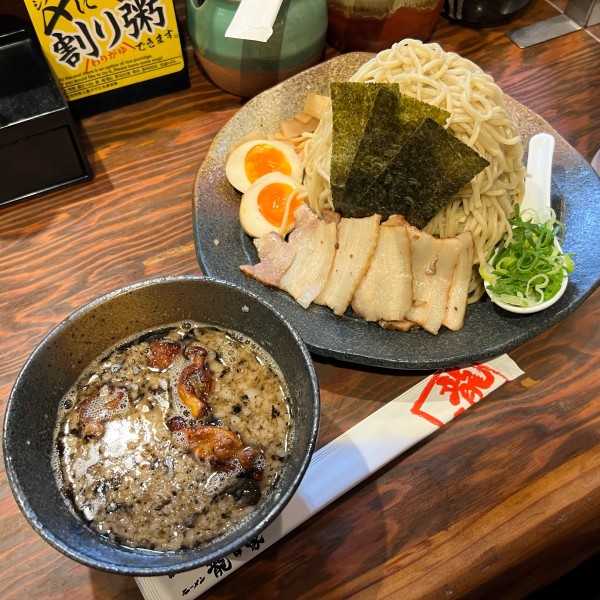 「つけ麺もつ大スペシャル+麺増×2」@龍の家 新宿小滝橋通り店の写真