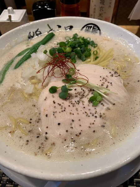 「濃厚鶏白湯ラーメン」@泉鶏白湯鶏神の写真