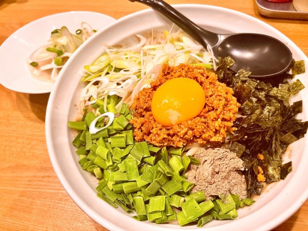 「台湾混ぜそば（８９０円）、水餃子（CP）」@つけめん・まぜそば むじゃきの写真