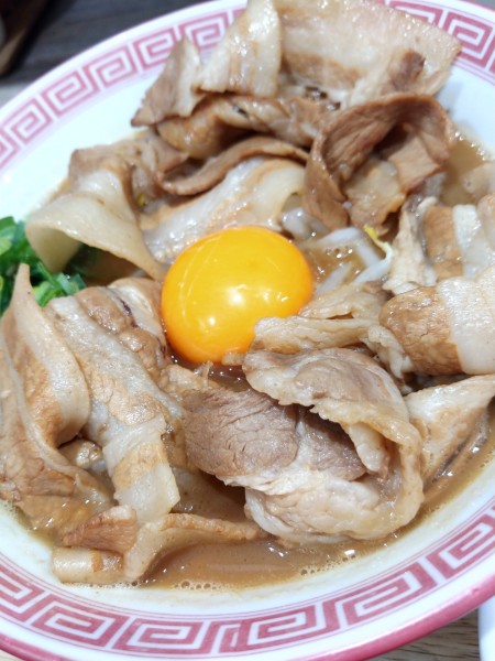 「徳島ラーメン・生玉子＆豚バラ肉盛り」@徳島NOODLE ぱどるの写真