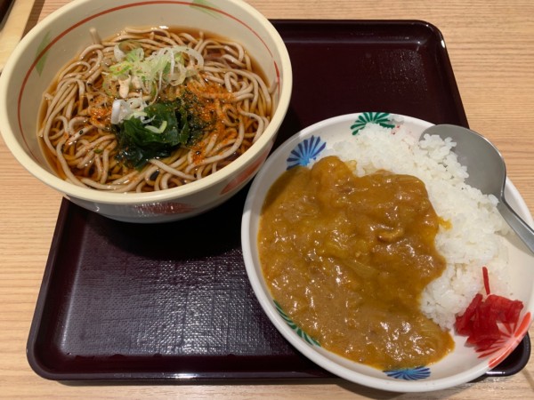 「ミニポークカレーセット 700円」@狭山そば 清瀬駅前店の写真