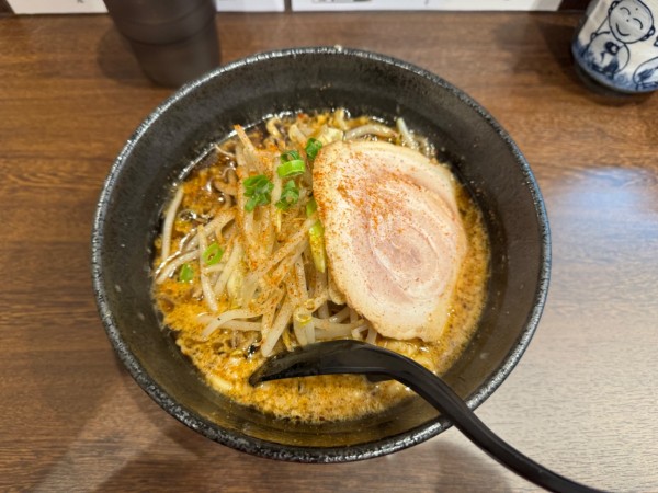 「焦がし辛味噌らー麺(辛さ普通)  930円」@焦乃香.の写真