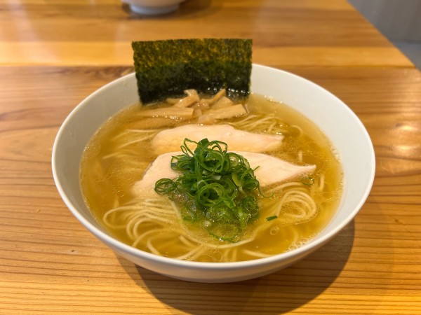 「貝出汁ゆず塩ラーめん」@貝出汁ラーめん クラムの写真