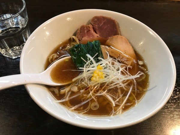 「醤油中華そば」@中華そば べぃしっくの写真