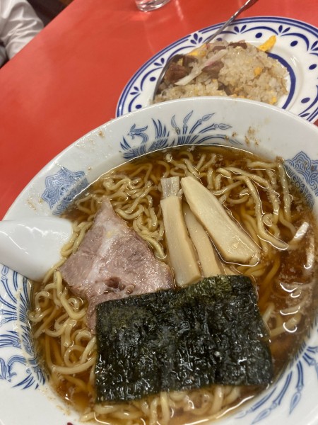 「ラーメン半チャーハン　950円」@山田屋の写真