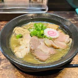 超濃厚煮干しラーメン