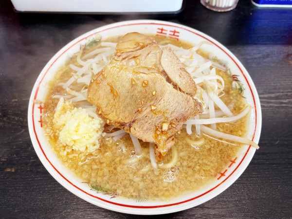 「ラーメン 800円 (野菜少なめ肉1枚)」@ぶた麺の写真