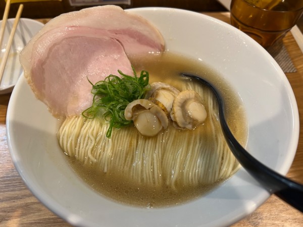 「帆立の塩そば」@麺屋33の写真