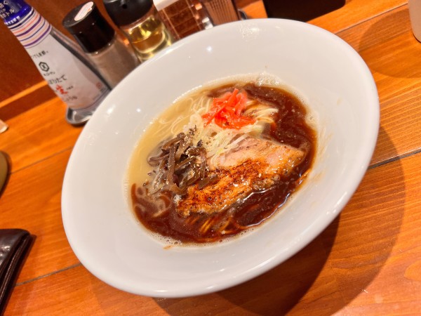 「【ゲリラ限定】マー油豚骨」@麺屋 真心の写真