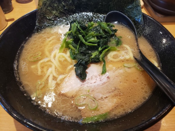 「ラーメン海苔増し1100円」@ラーメン銀家 戸塚店の写真