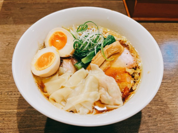 「プレミアム特製中華そば 醤油 細麺」@らーめん楓の写真