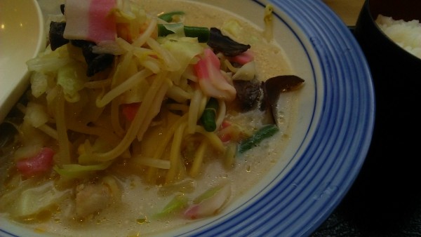 「長崎ちゃんぽん 麺少なめ 700円+ごはん 150円」@長崎ちゃんぽん リンガーハット JRお茶の水店の写真