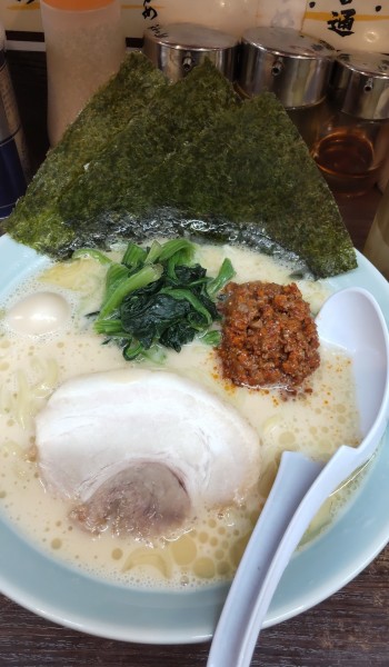 「辛肉ラーメン(しょうゆ)」@横浜家系らーめん 魂心家 あざみ野店の写真
