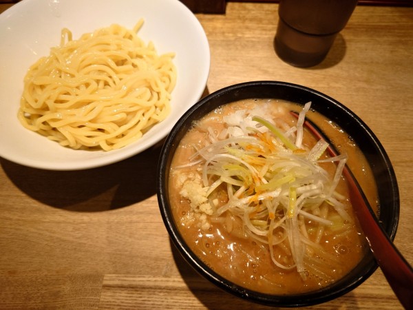 「味噌つけ麺(麺少なめ、980円)」@萬馬軒 橙 池袋店の写真