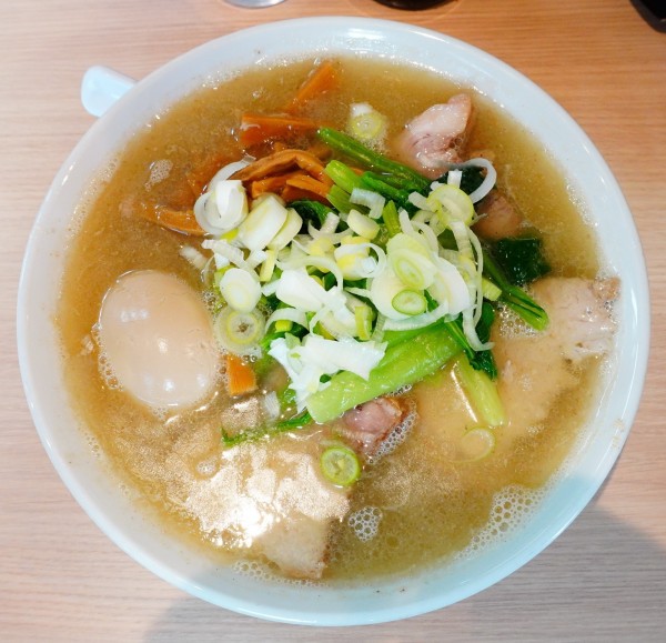 「味玉中華そば（塩）＋ビール（小瓶）」@桜上水 船越の写真