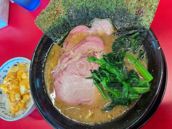 「チャーシュー（3枚）麺＋半玉子まぶし」@王道家直伝 との丸家 八潮店の写真