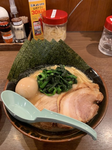 「MAXラーメン」@横浜家系ラーメン 壱角家 大宮東口店の写真